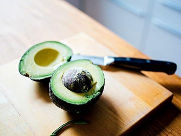 How To Open An Avocado | Spice and Life
