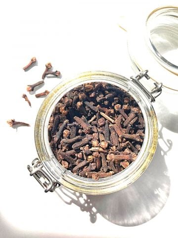 Cloves-in-a-jar